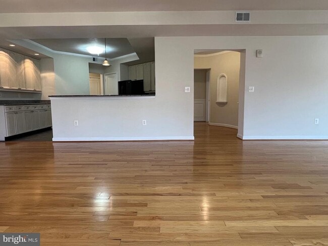 Building Photo - 485 Harbor Side St