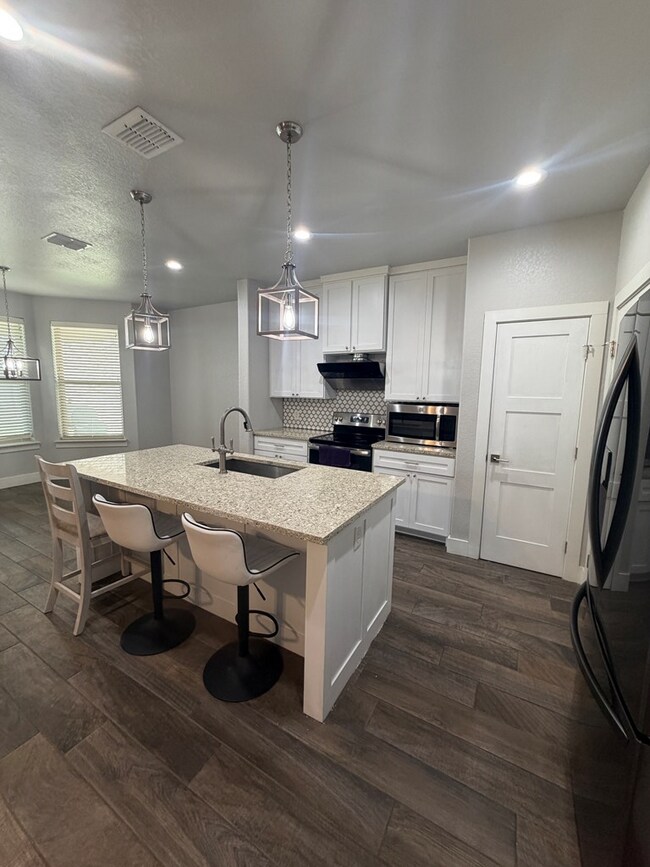 Building Photo - 2408 Birkdale Ln