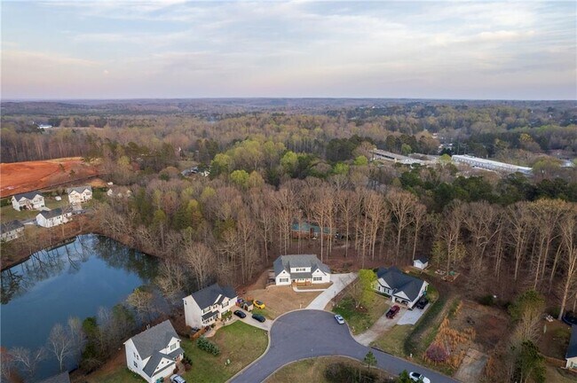 Building Photo - 450 Oliver Ridge Dr