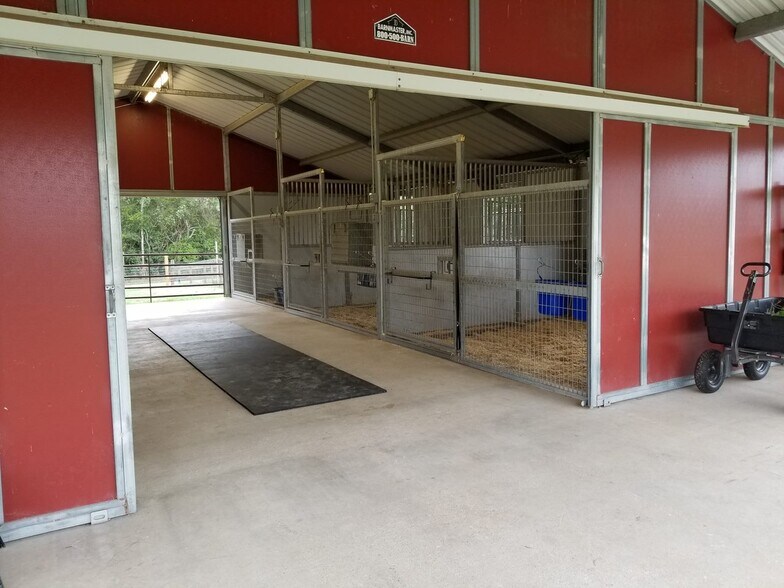 Horse barn available for boarding - 3162 E Fm 389