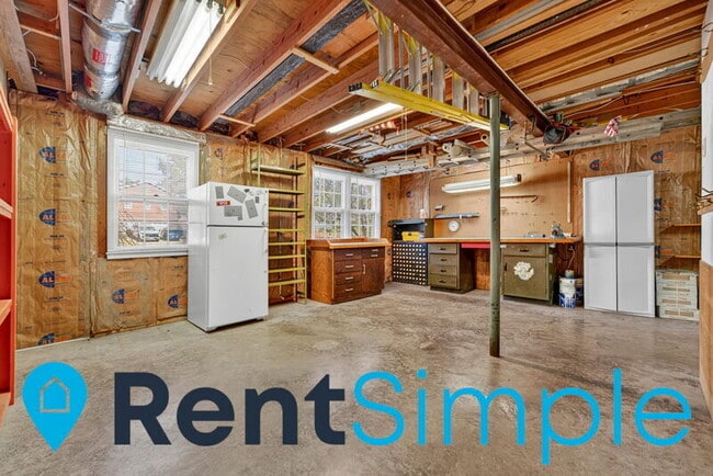 Building Photo - 12035 Stuart Ridge Dr