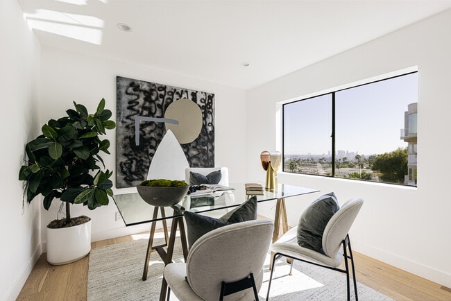 Building Photo - 7866 Fareholm Dr