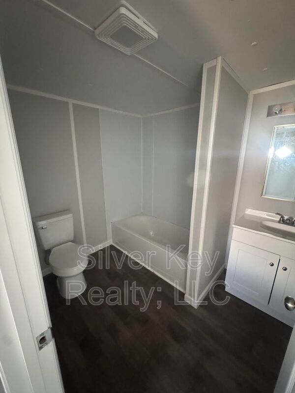 Building Photo - 3000 US-11