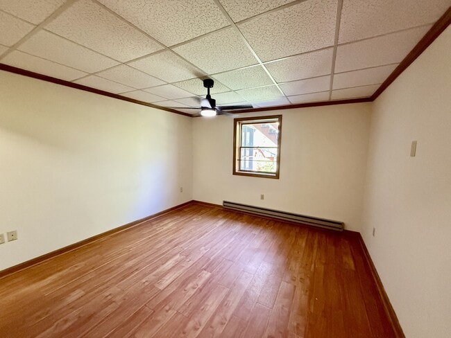 Building Photo - 5 Shadow Valley Dr