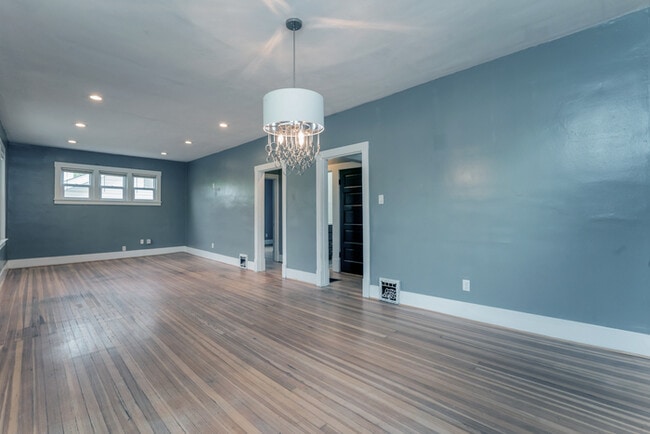 Building Photo - Fantastic 3bd/2ba home! Let yourself in!