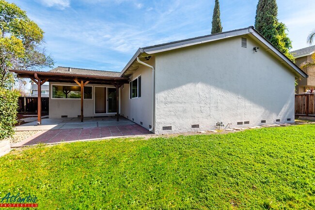 Building Photo - 6263 Malory Dr