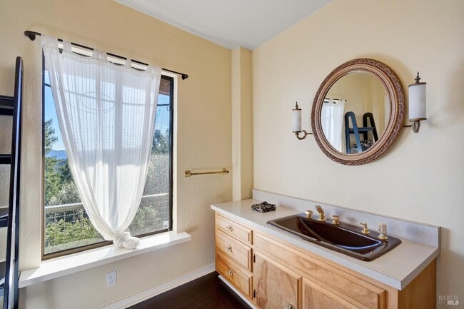 Building Photo - 80 Monte Cimas Ave