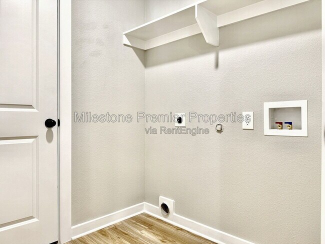 Building Photo - 2384 Miller St