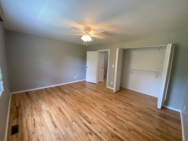 Building Photo - River-front condo