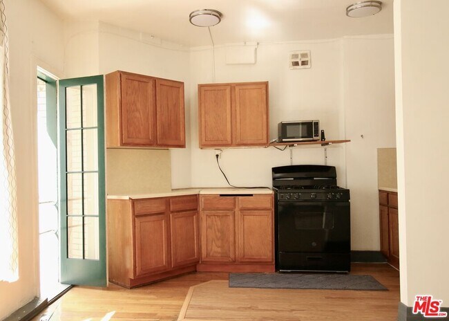 Building Photo - 2121 James M Wood Blvd