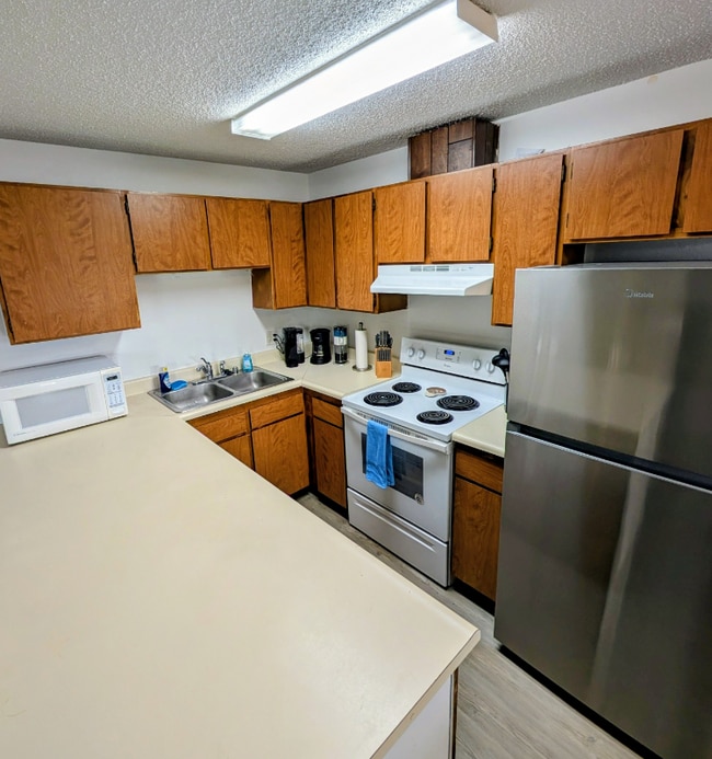 Building Photo - 1009 W 30th Ave