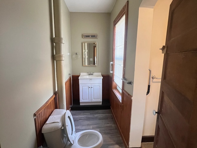 Building Photo - This 3 Bedroom home on the north end