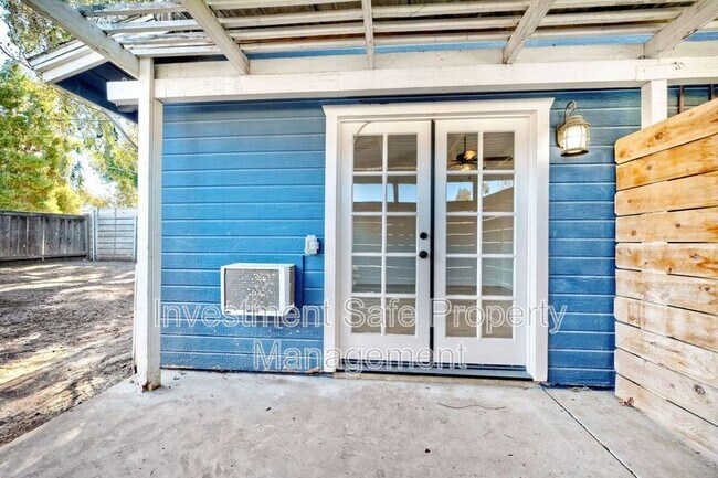 Building Photo - 2707 Robertson St