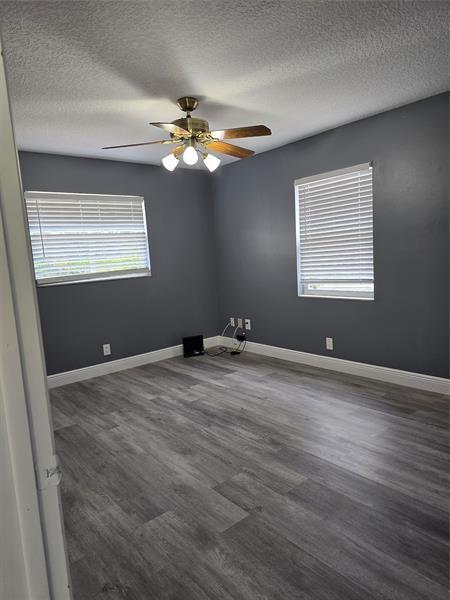 Building Photo - 5370 NW 29th Ct