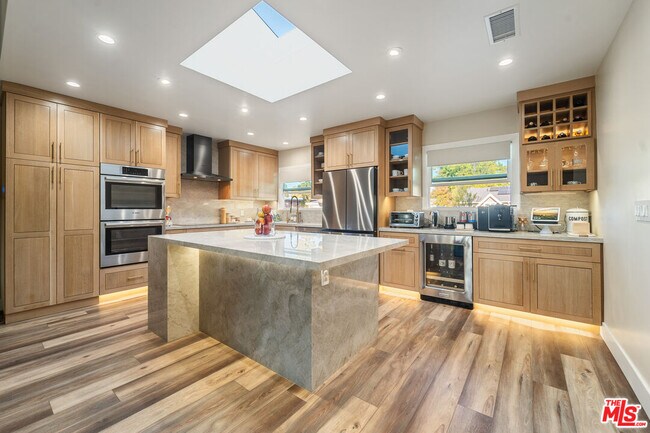 Building Photo - 4731 Deseret Dr