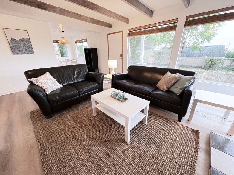 Building Photo - 21204 3rd Ave S