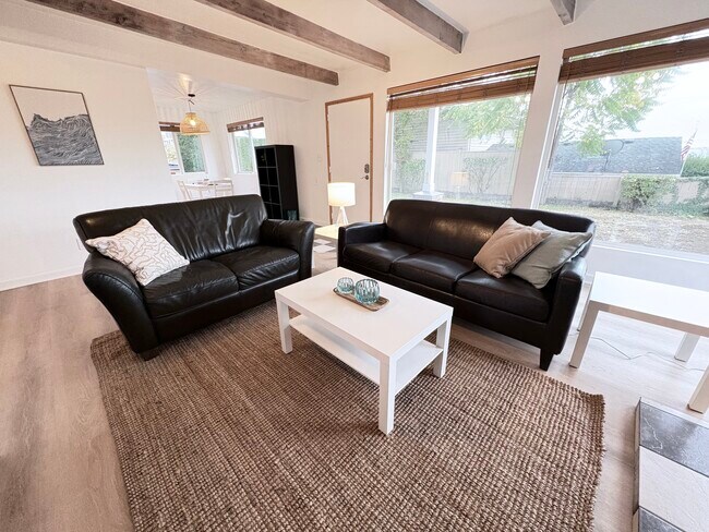 Building Photo - 21204 3rd Ave S