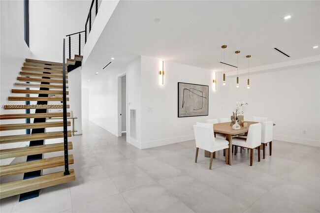 Building Photo - 1825 NE 26th Ave