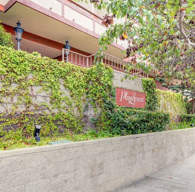 Building Photo - 8828 Pershing Dr