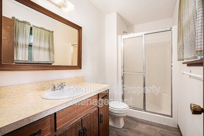 Building Photo - 2409 S 17th Terrace