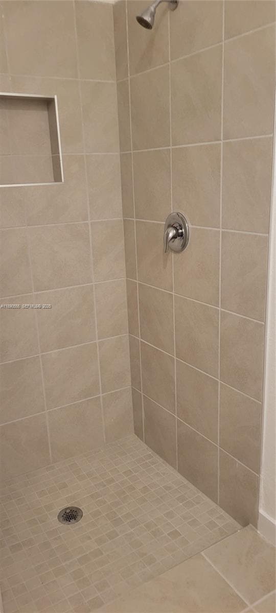 Building Photo - 1461 NE 5th Ave