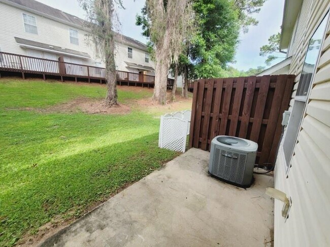 Building Photo - 4434 Gearhart Rd