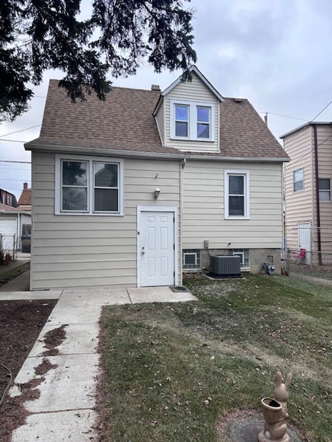 Building Photo - 65 Kilpatrick