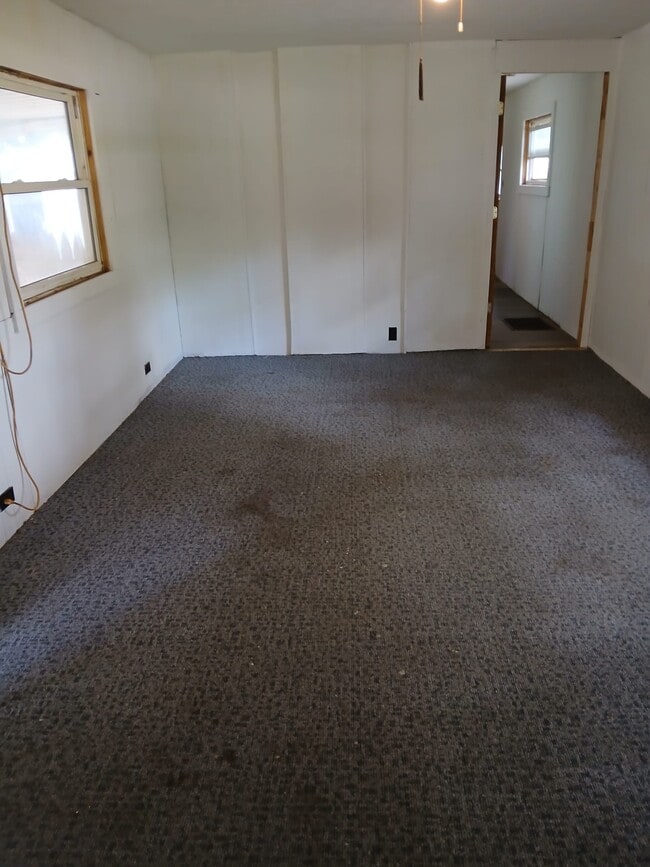 Building Photo - 19 Grand Cir