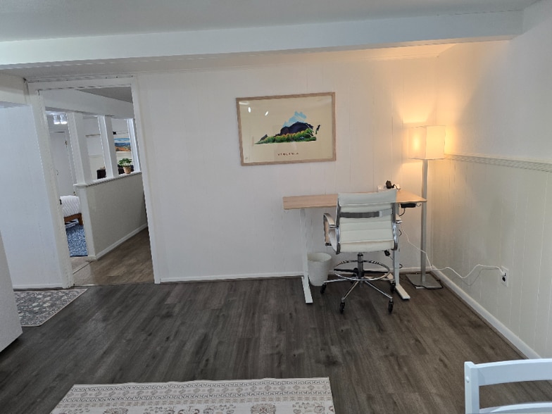 Building Photo - 308 Prospect Dr SW