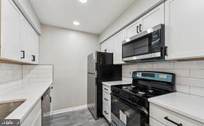 Building Photo - 8931 Town Center Cir