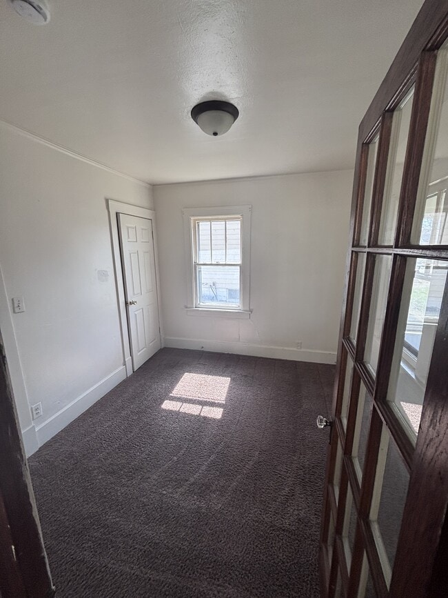 Building Photo - 2222 N Ellis St