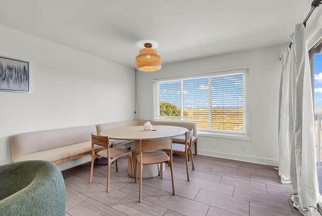 Building Photo - 511 S Ocean Blvd