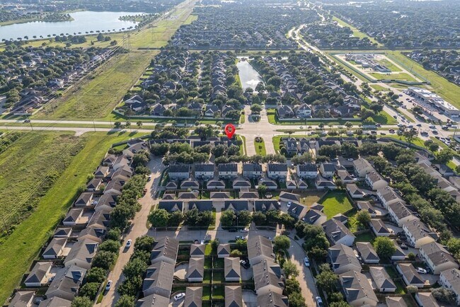 Building Photo - 9631 Coyote Creek Dr