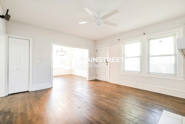 Building Photo - 3 Bedroom Pet-Friendly Home in Atlanta, GA with Main Street Renewal