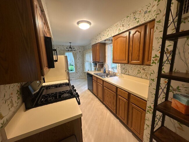 Building Photo - 401 Browning Ln