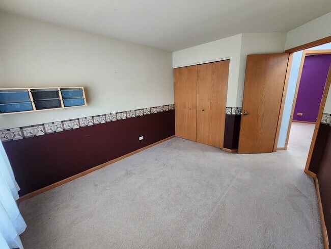 Building Photo - 5512 Stonybrook Dr