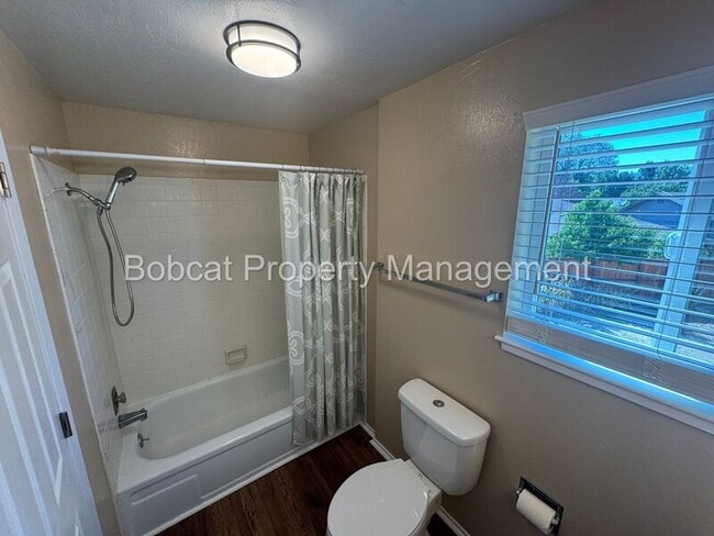 Building Photo - 20 Bodie Dr