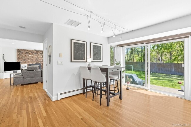 Building Photo - 26 Devonshire Dr