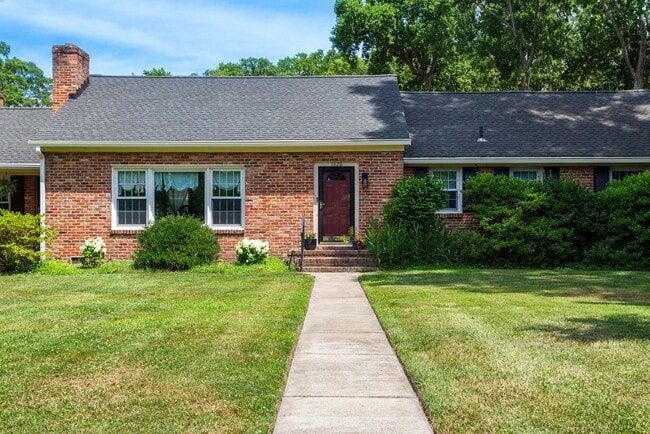 Building Photo - Thoroughgood