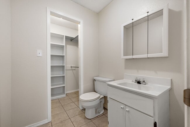 Building Photo - 100 Grand Brook Dr