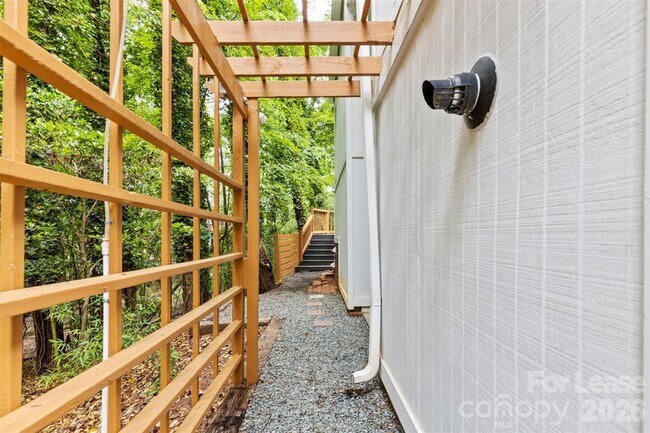 Building Photo - 25033 Molokai Dr