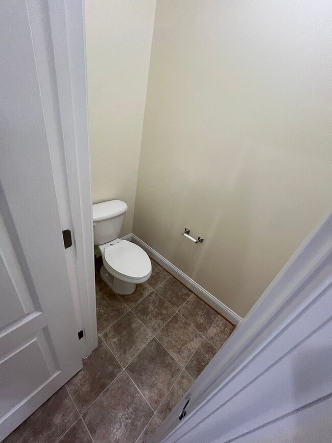 Building Photo - 940 Sugar Oak Dr
