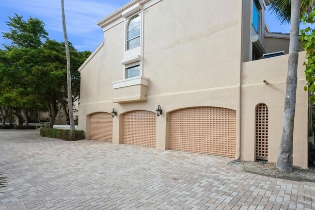 Building Photo - 1195 Coquille St