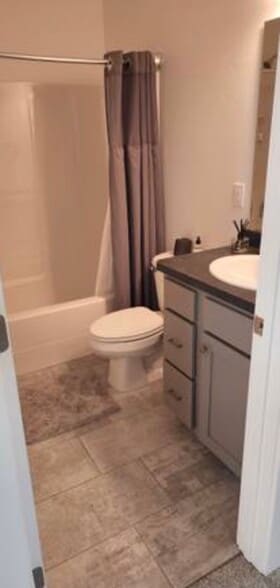 BATHROOM - 408 Brookline St