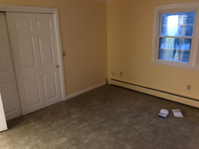 Building Photo - 663 Essex St