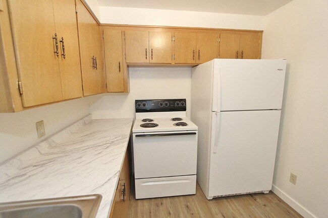 Building Photo - 1407 Ellis Ave