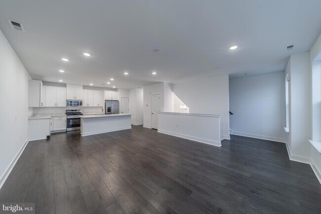 Building Photo - 135 Stoutsburg Blvd