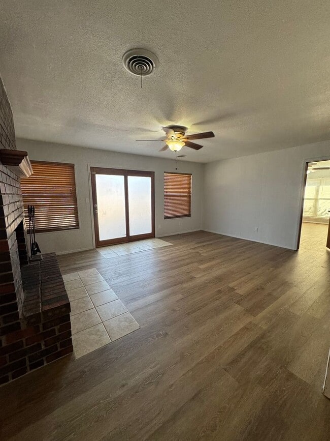 Building Photo - 5220 Jean Ave