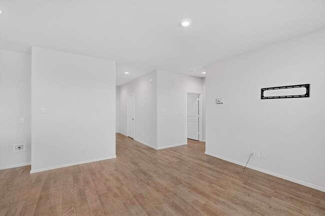 Building Photo - 8425 Wildwest Dr