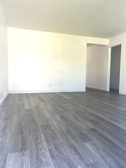 Building Photo - 5125 Bandera St